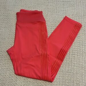 Pink victorias secret ultimate leggings.